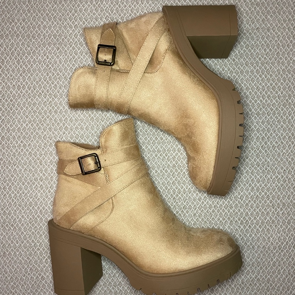 Women's Tan Ankle Boots